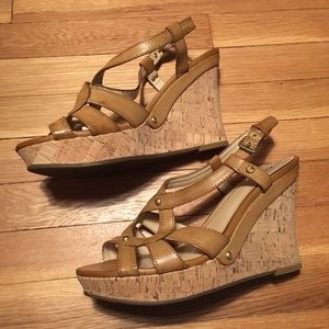 Women's size 7 1/2 Guess wedges
